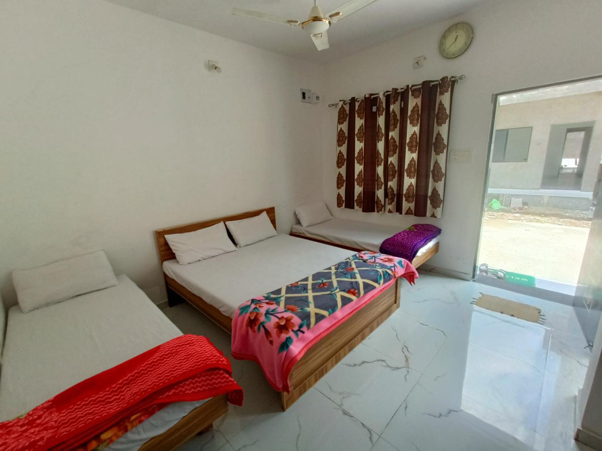 Shiv Shakti Homestay Kevadia エクステリア 写真